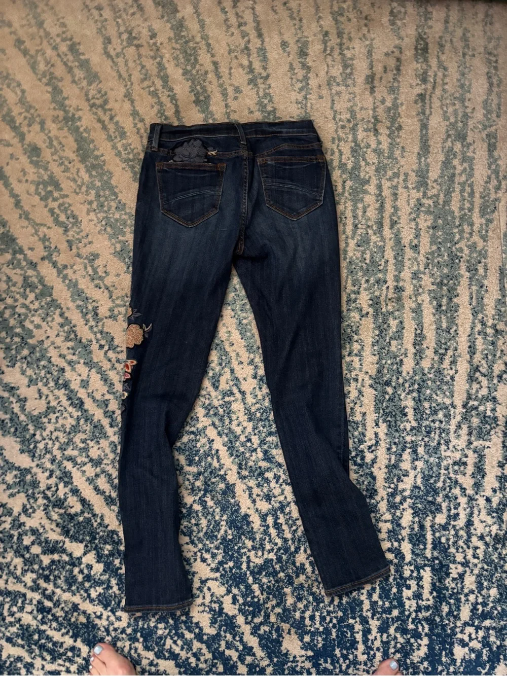 Driftwood Jackie Women’s Dark Wash Embroidered Skinny Jeans - Blue worn once 27